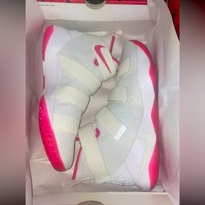 “ White Vivid Pink “ #LebronSoldierXI